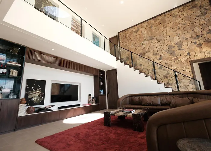 Slim Summer House, 4 Bedroom Mid Century In Uluwatu (Bali)