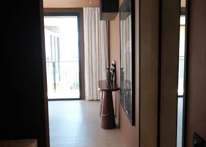 Slim Summer House, 4 Bedroom Mid Century In *