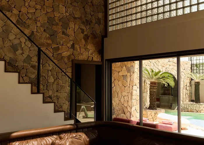Slim Summer House, 4 Bedroom Mid Century In Villa Uluwatu (Bali)