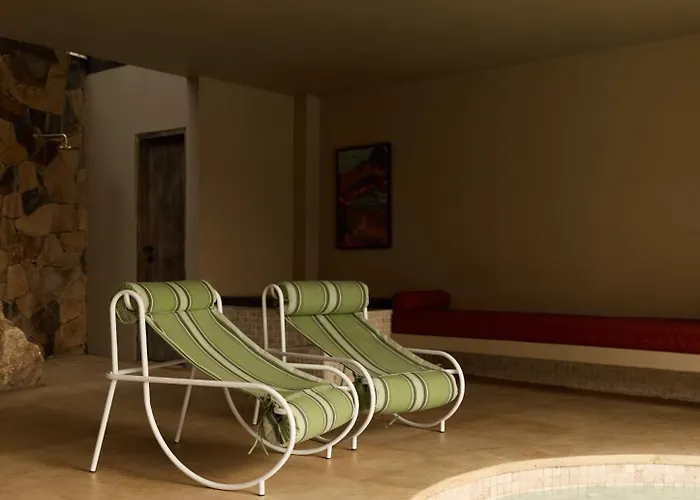 Slim Summer House, 4 Bedroom Mid Century In Villa